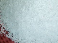 干冰清洗用3mm顆粒干冰--汽車(chē)發(fā)動(dòng)機(jī)積碳清洗，摸具清洗